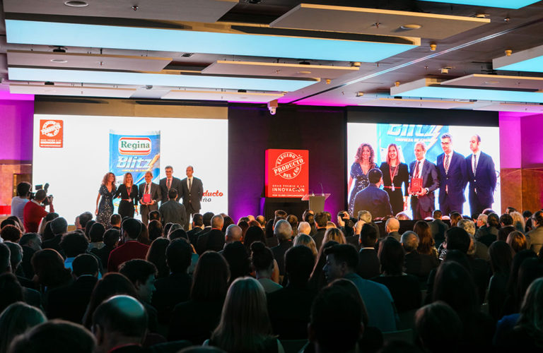 Entrega de Premios El Producto del Año